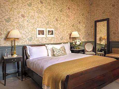 House Superior Stateroom