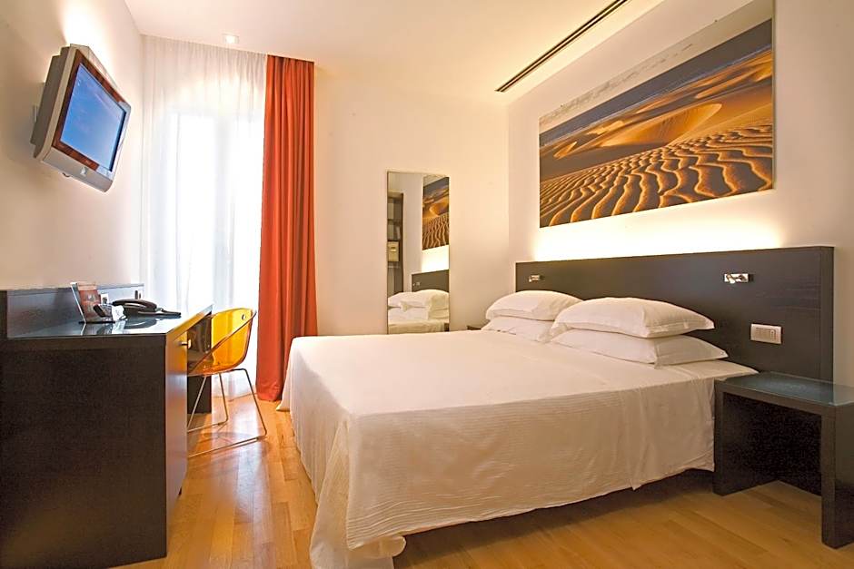 Card International Hotel