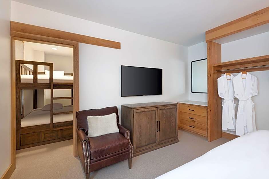 The Snowpine Lodge