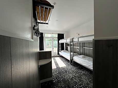 Dormitory Room (6 Adults)