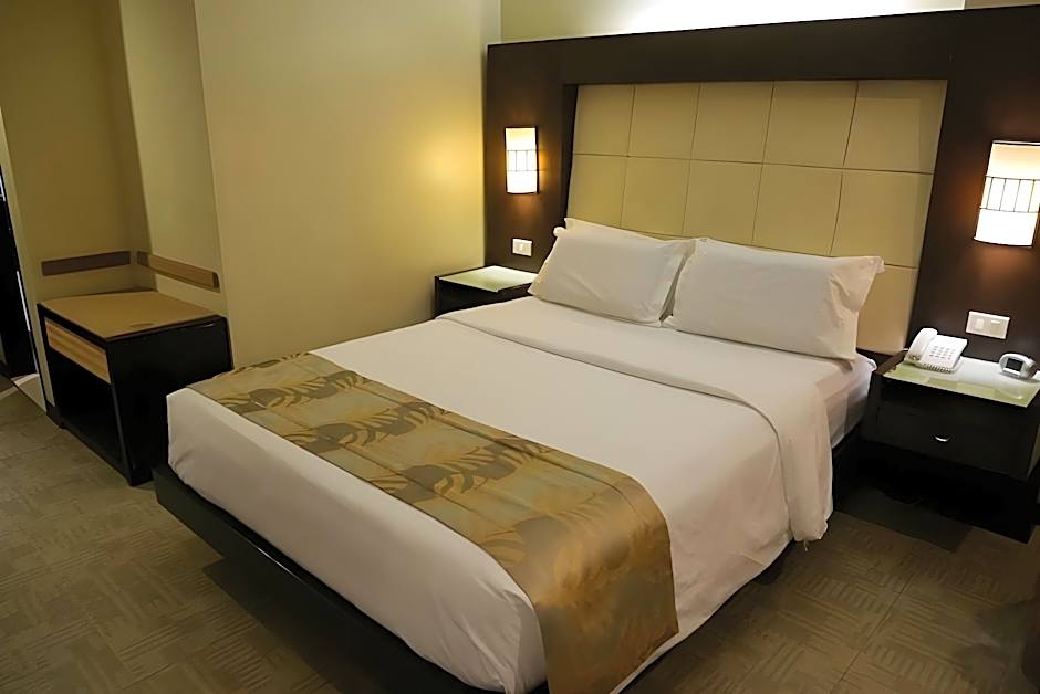 Circle Inn - Hotel & Suites