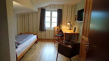 Classic Single Room