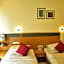Hi 5 Hotel & Experience