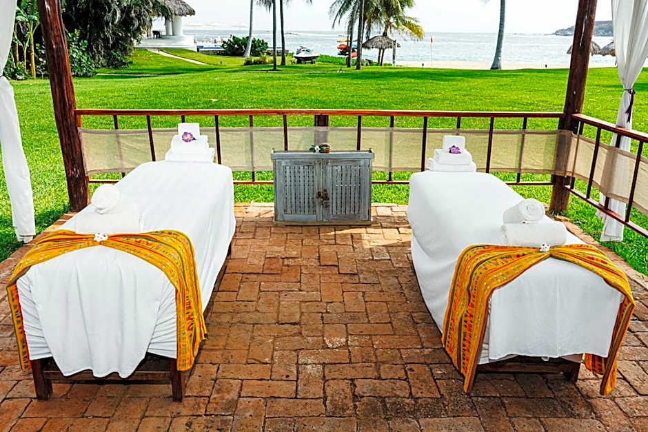 Camino Real Zaashila Huatulco