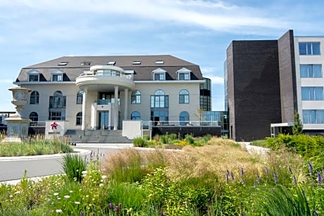 Hotel Acropolis " Op het sportiefste park van de kust "