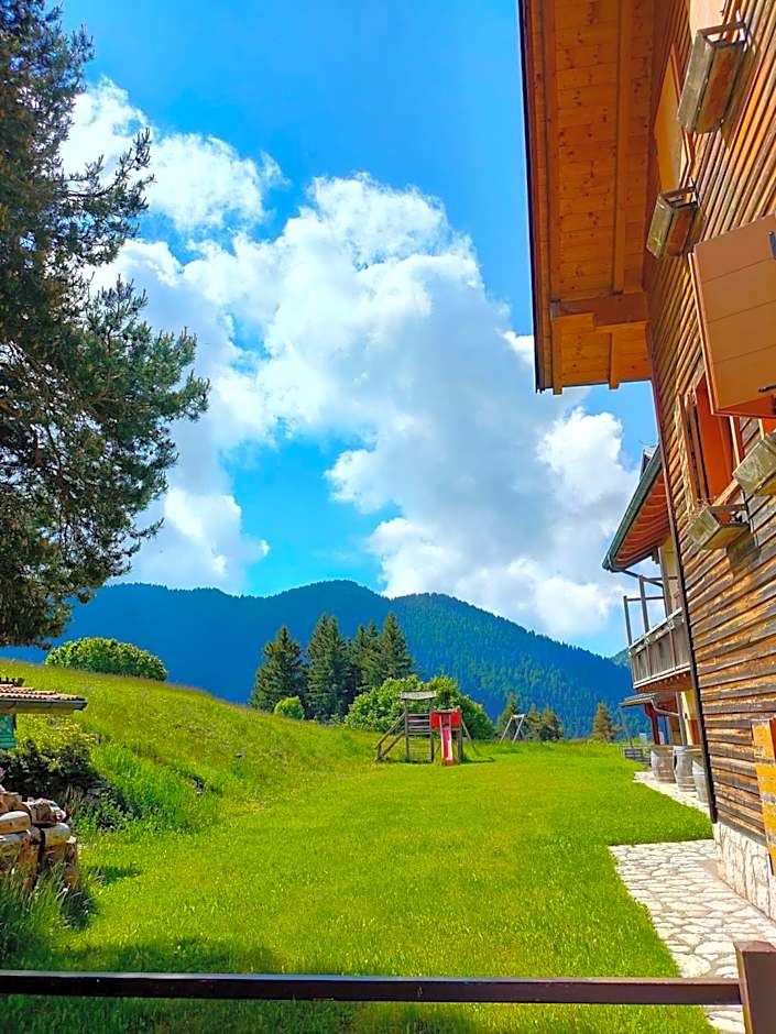 Rifugio Predaia Ai Todes'ci