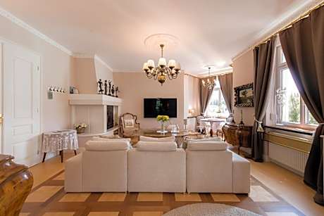 Prestige Suite with Lake View