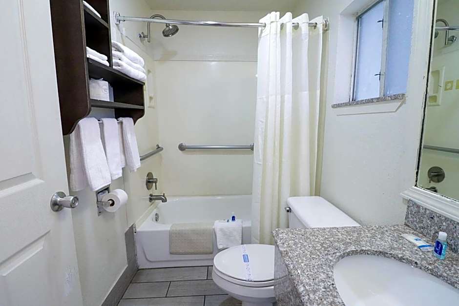 Rodeway Inn San Antonio Lackland AFB - SeaWorld