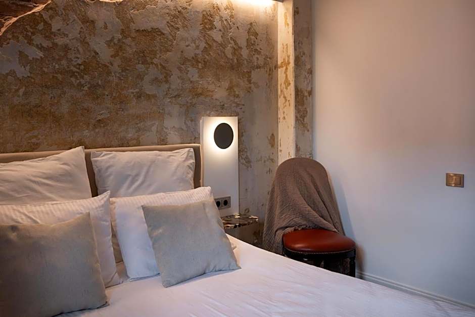Turgaus Self Check-in Old Town Aparthotel