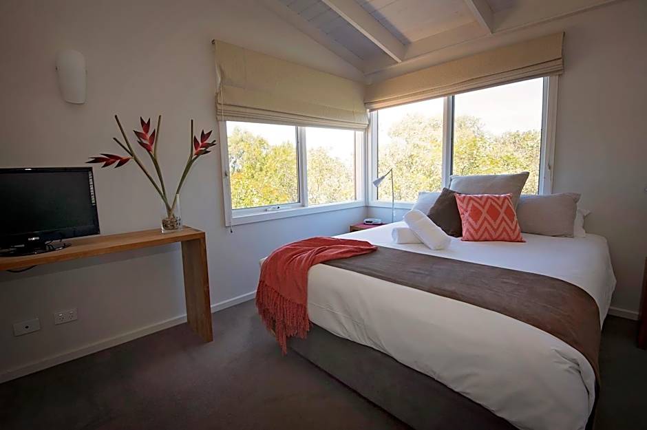 The Lakes Beachfront Holiday Park