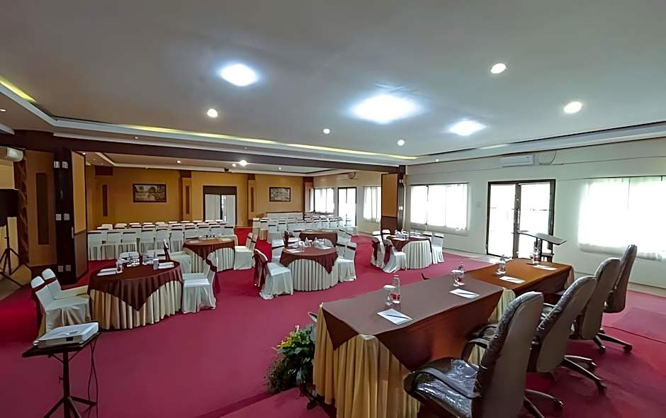 Spencer Green Hotel