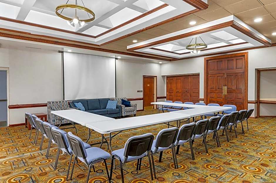 Quality Inn & Suites Kansas City - Independence I-70 East