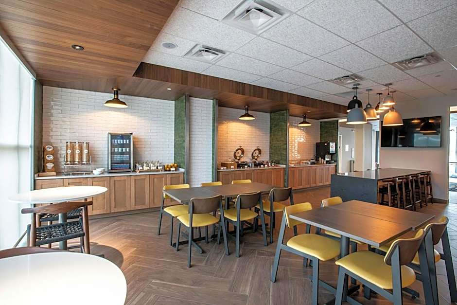 Fairfield by Marriott Inn & Suites Newport Cincinnati