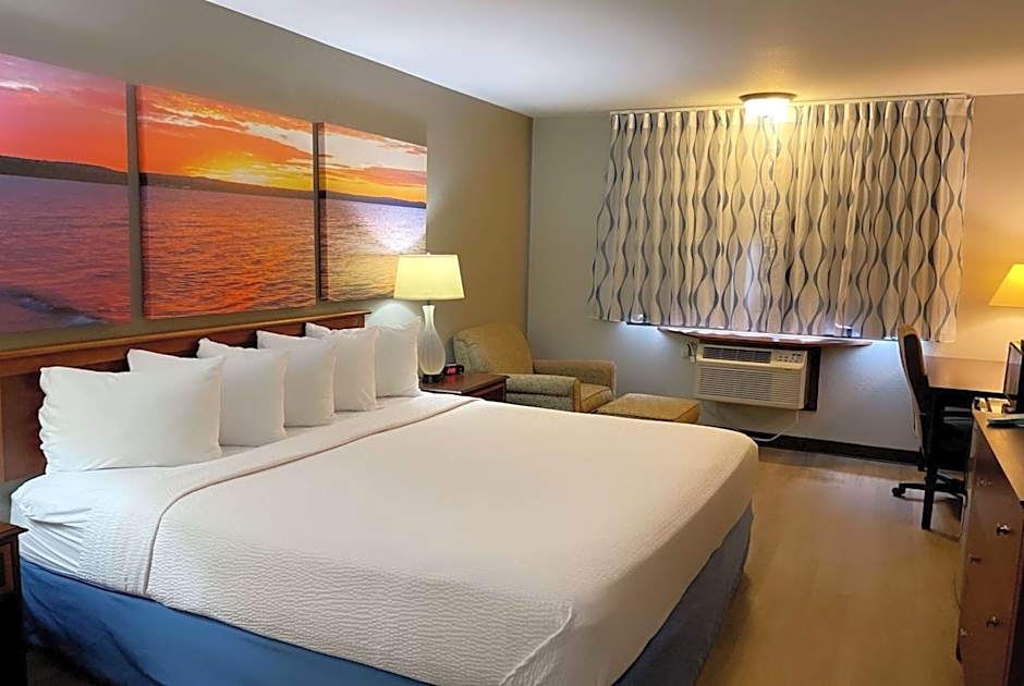 Days Inn & Suites by Wyndham Stevens Point