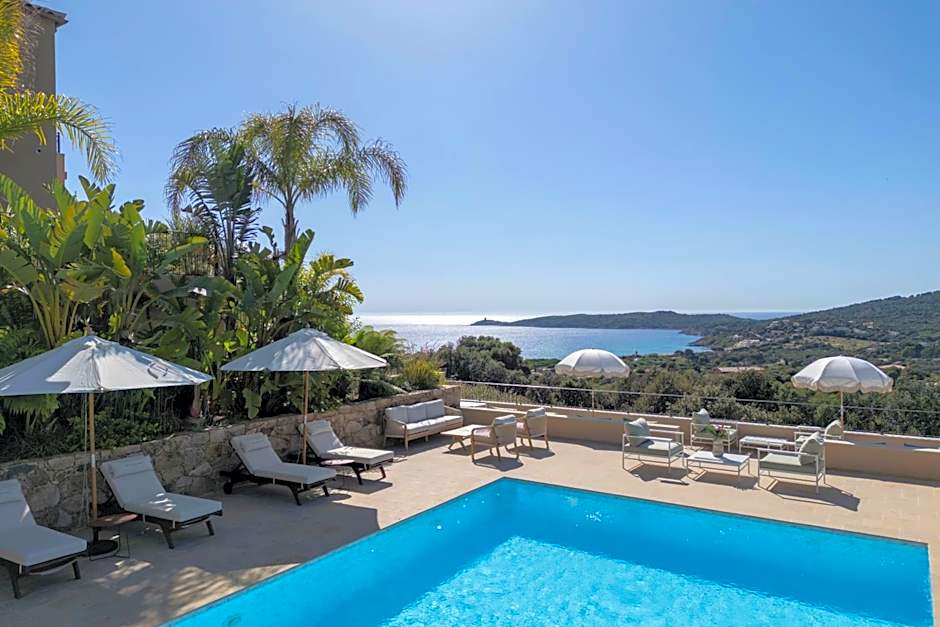 Zdjęcie 1 z 50 — Résidence Omigna, Spacious Luxury Apartments, 2 bedrooms, sea view, heated pool, gym, calm, free private parking, free electric vehicle charging, Cargese, Corse du Sud