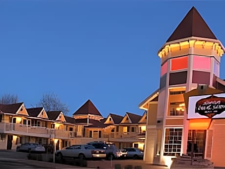 Silverton Inn & Suites