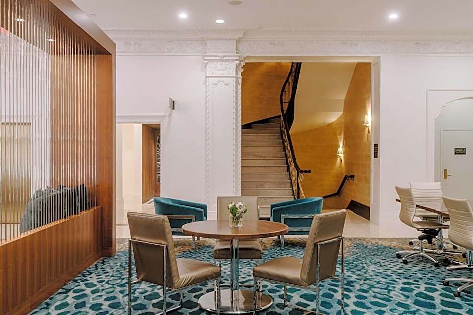 Club Quarters Hotel in Houston