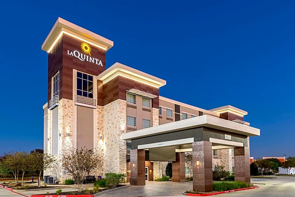 La Quinta Inn & Suites by Wyndham Houston Nw Beltway 8 / West Rd