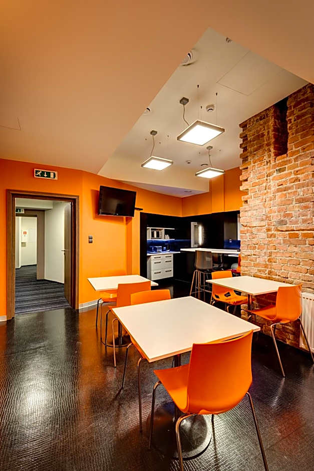 Planet Hostel