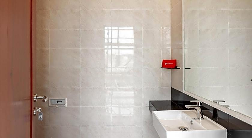 RedDoorz Syariah @ Kebraon