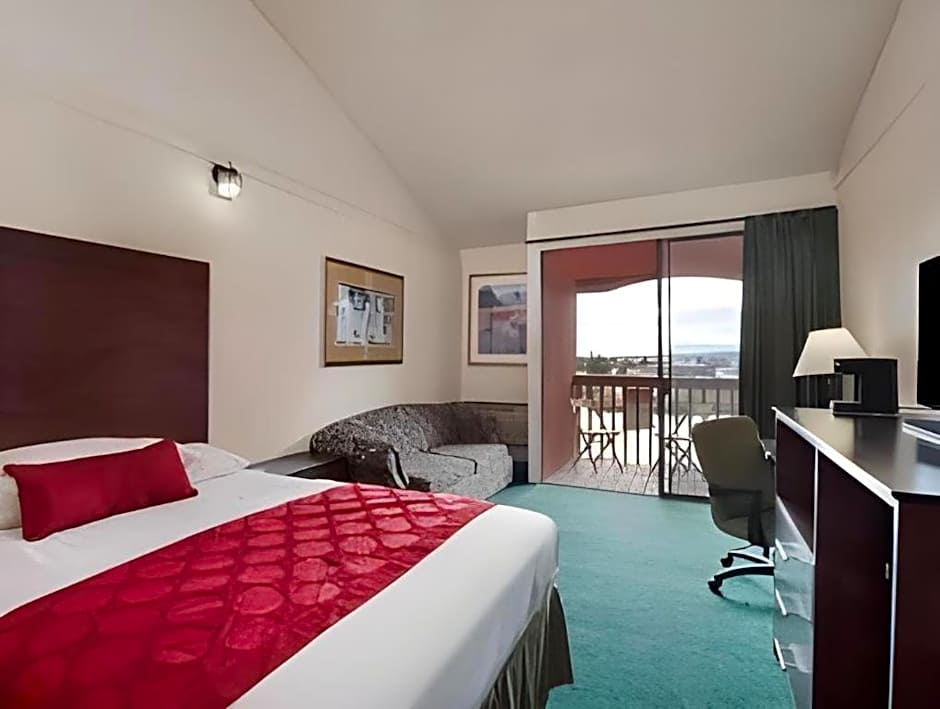 Ramada by Wyndham Monument