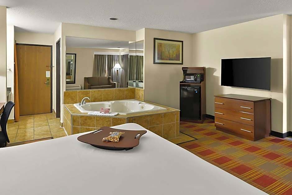Best Western Lakewood Inn