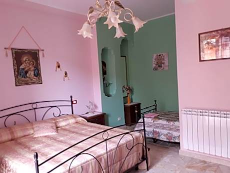 Triple Room with Shared Bathroom