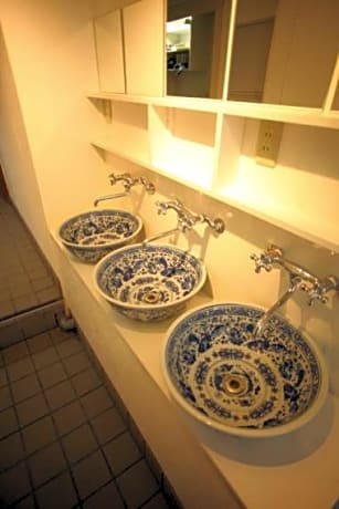 Base Inn Komagome Tokyo