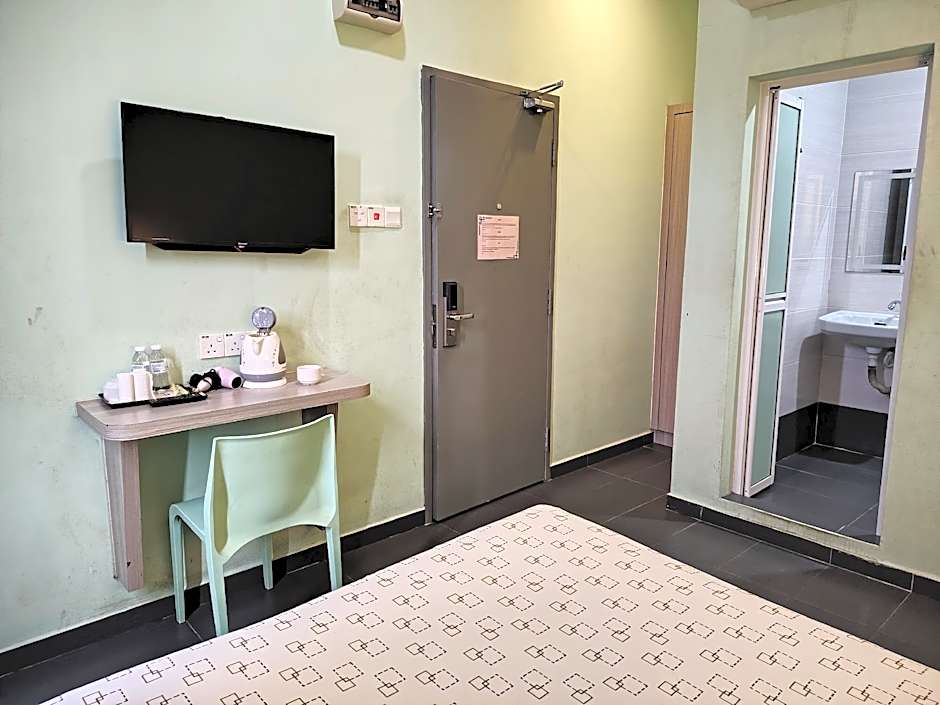 Kozi Hotel - Bukit Indah