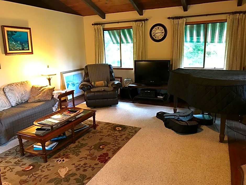 Hale Maluhia Country Inn