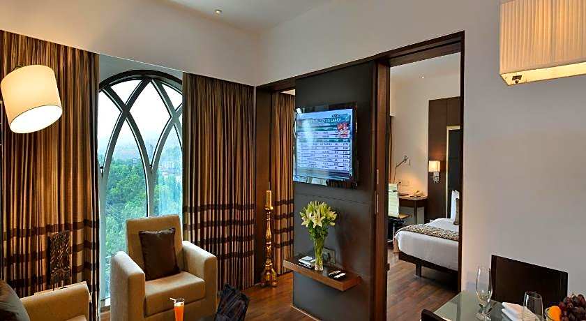 Majestic Court Sarovar Portico