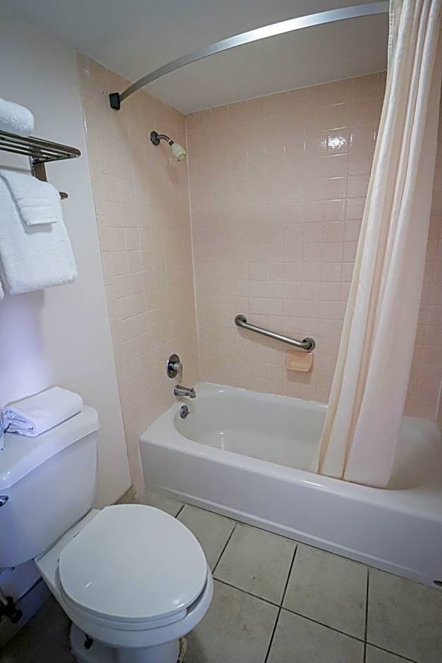 University Inn & Suites