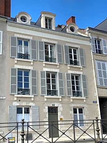 Au 16 Place Saint Louis