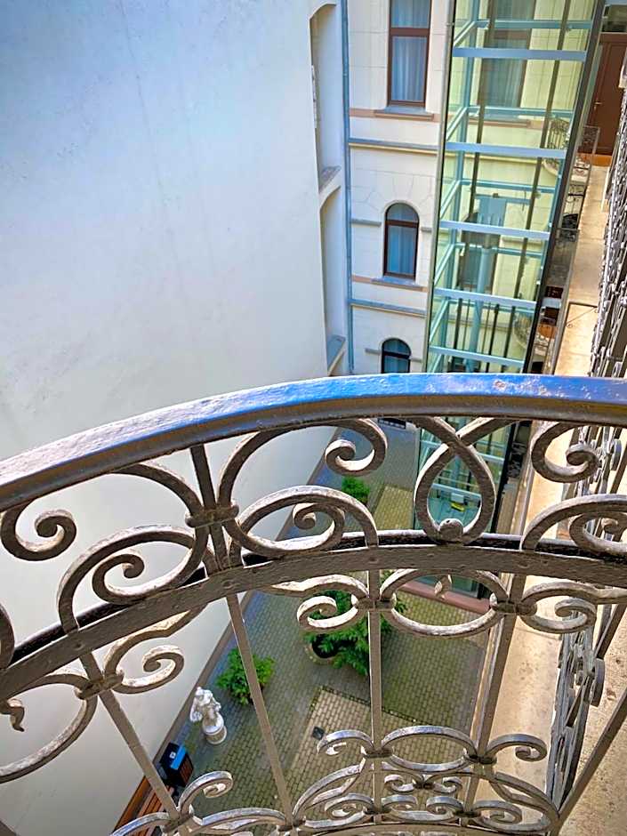 GRACIA APARTMENT HOUSE