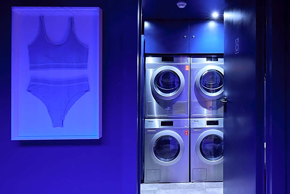 Latroupe Poblenou Beach