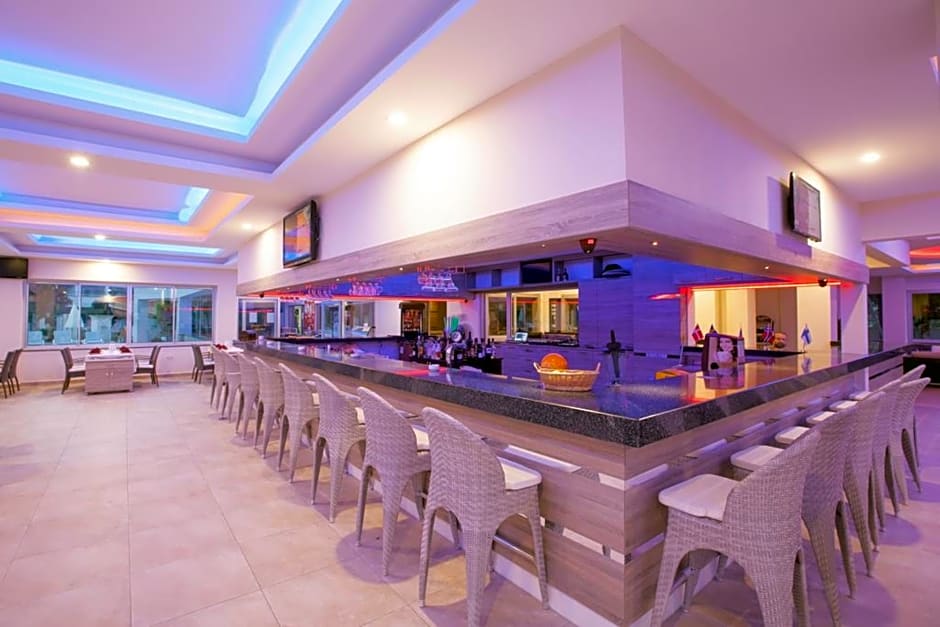 Hotel Catty Cats Garden