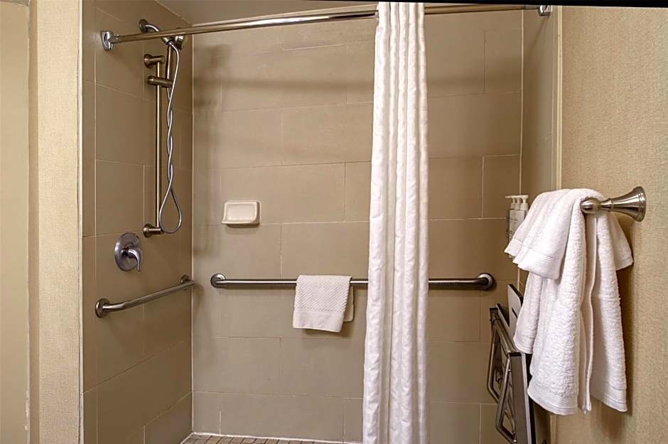 Embassy Suites By Hilton Hotel St. Louis-Airport