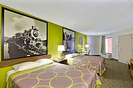 2 Queen Beds Non-Smoking