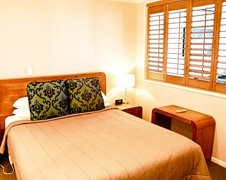 Ocean View Executive Suite with Spa Bath