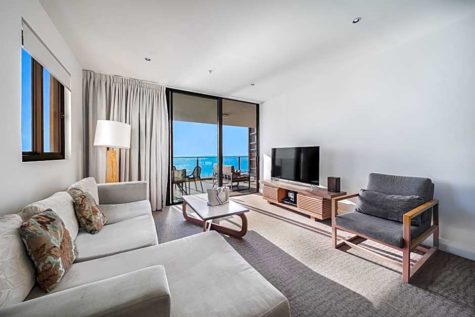 Oaks Redcliffe Mon Komo Suites