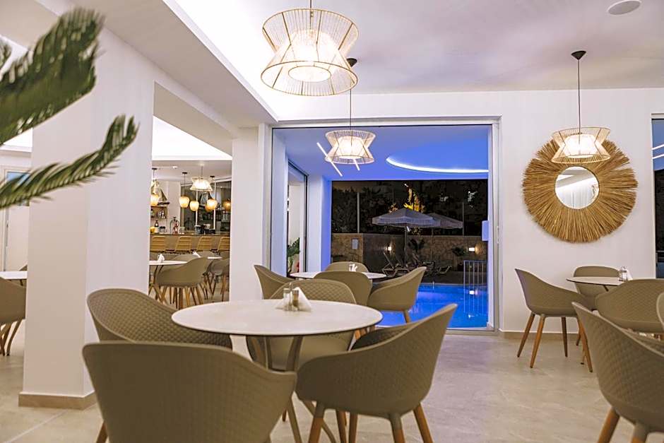 Theo Beach Hotel Apartments