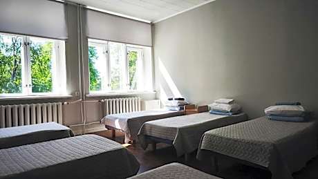Bed in 8-Bed Mixed Dormitory Room with Shared Bathroom