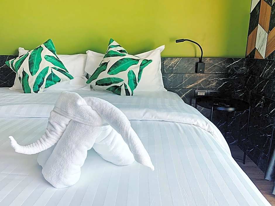 Sky Wave Patong Hotel