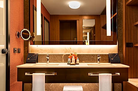 Deluxe Room Partly Sea View