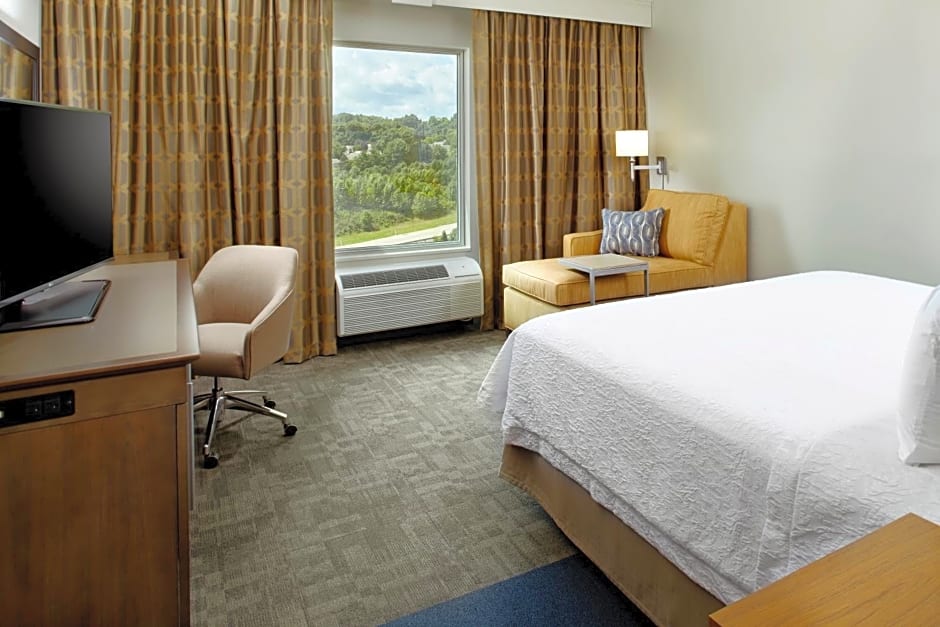 Hampton Inn & Suites Pittsburgh Airport South/Settlers Ridge
