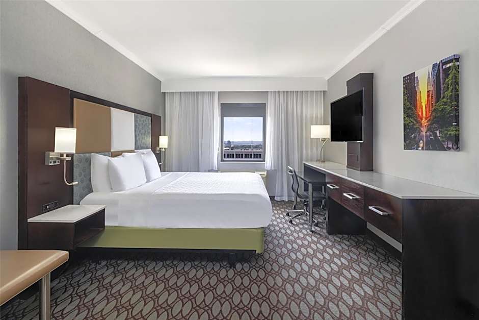 Best Western Premier NYC Gateway Hotel