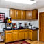 Econo Lodge Inn & Suites