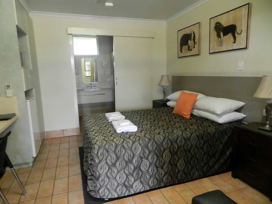 Golden Palms Motor Inn