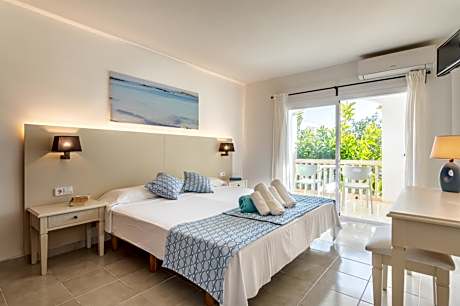 Double or Twin Room with Terrace and Street View