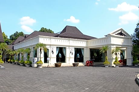 SPOT ON 92434 Puri Kasih Guest House